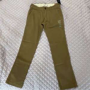 NWT Boy’s Abercrombie khaki pants in skinny style SIZE 11/12